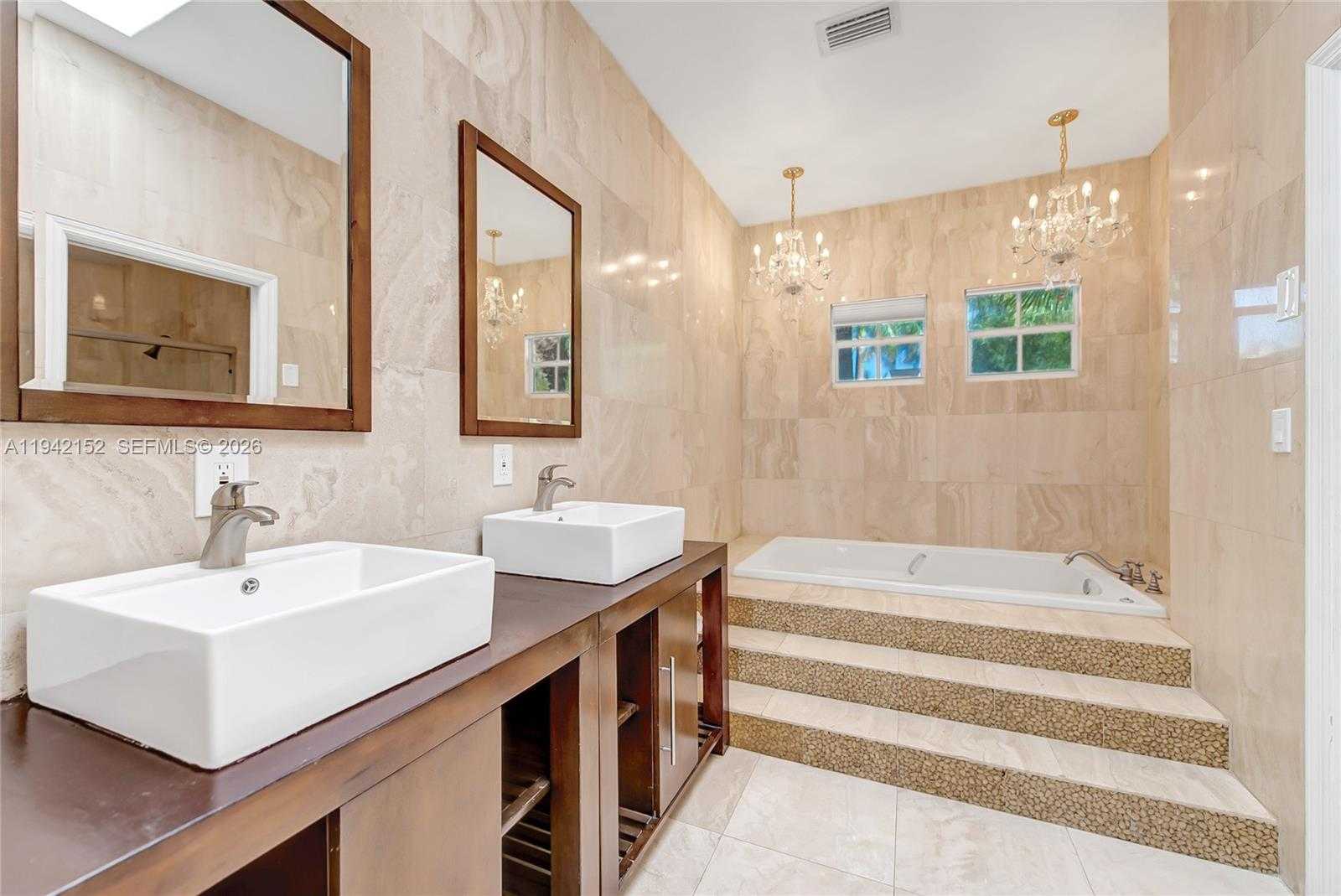 Small Image of 224 SOUTH COCONUT LN, Miami Beach Number 15