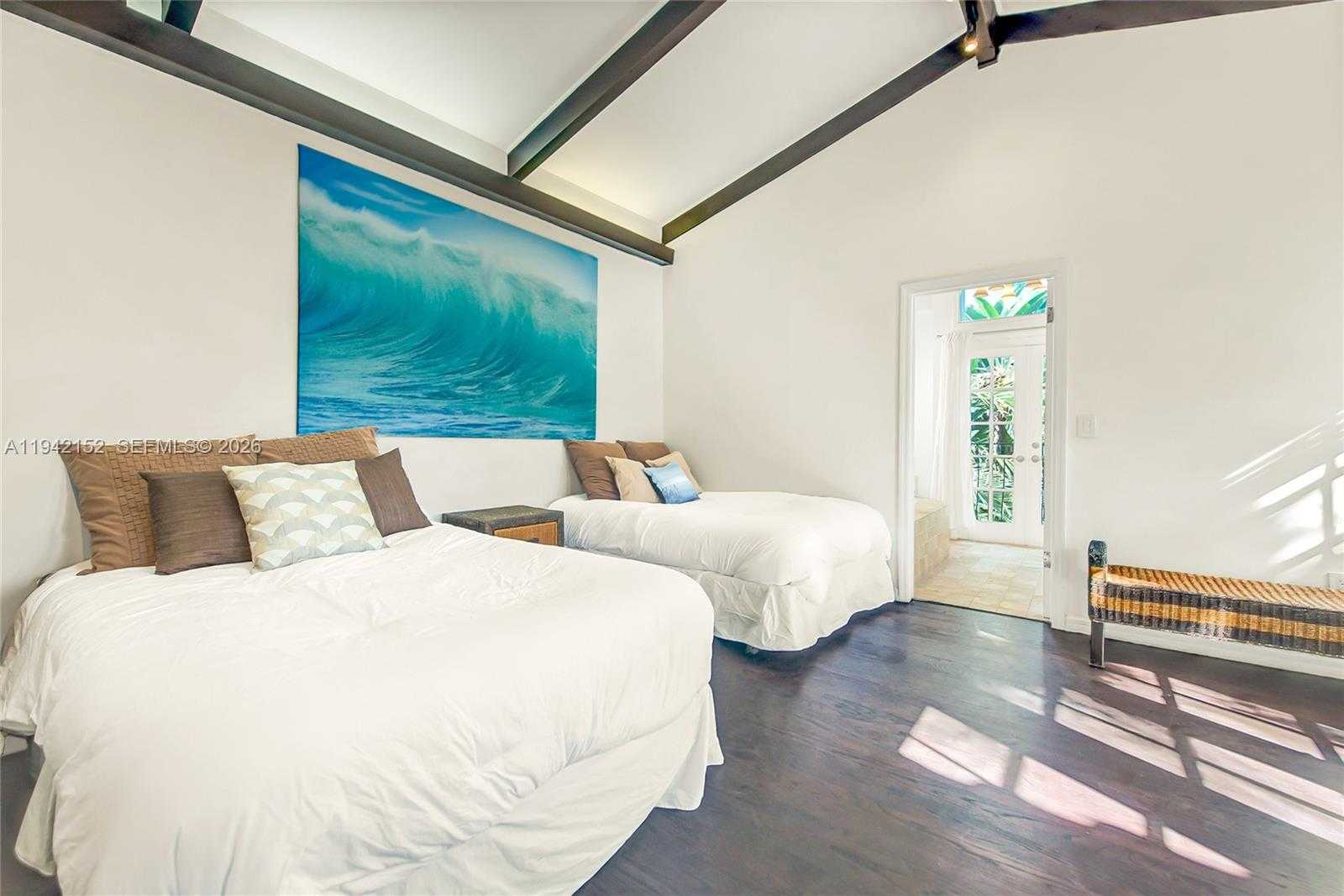 Small Image of 224 SOUTH COCONUT LN, Miami Beach Number 17