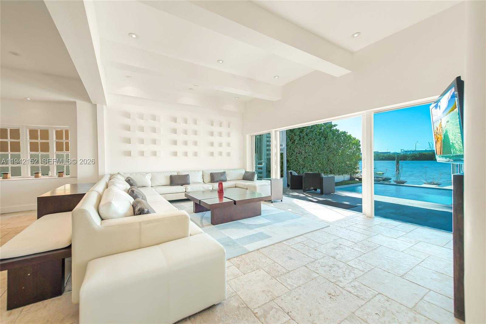 Small Image of 224 SOUTH COCONUT LN, Miami Beach Number 2