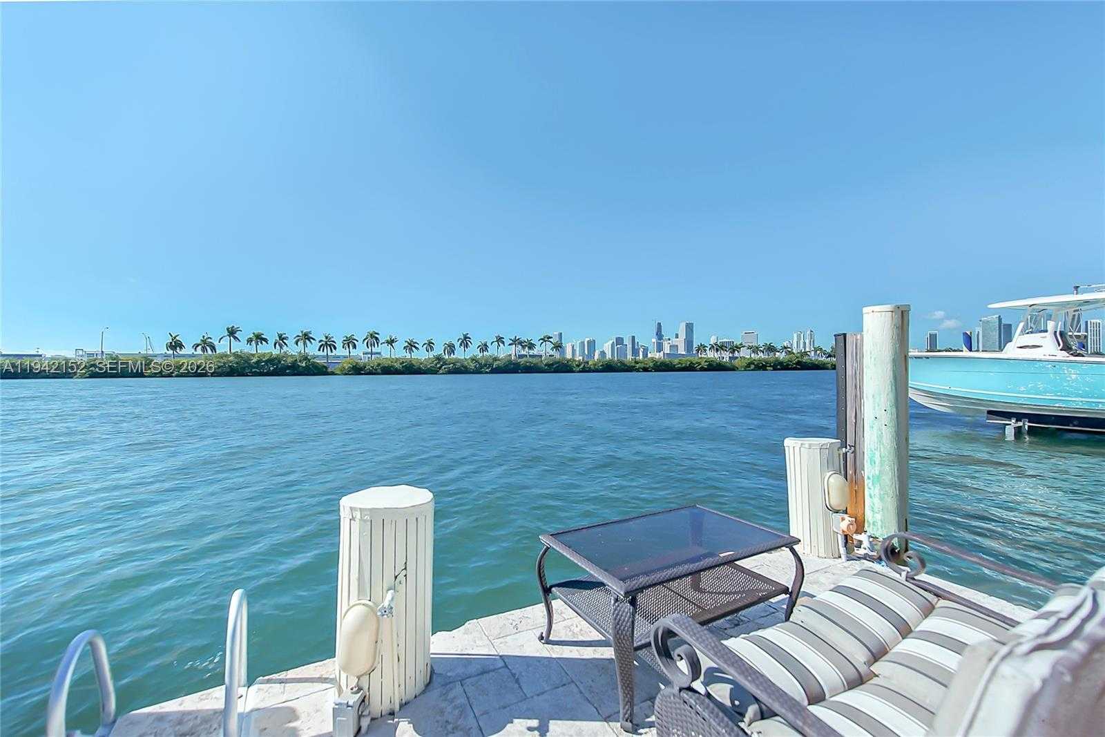 Small Image of 224 SOUTH COCONUT LN, Miami Beach Number 24