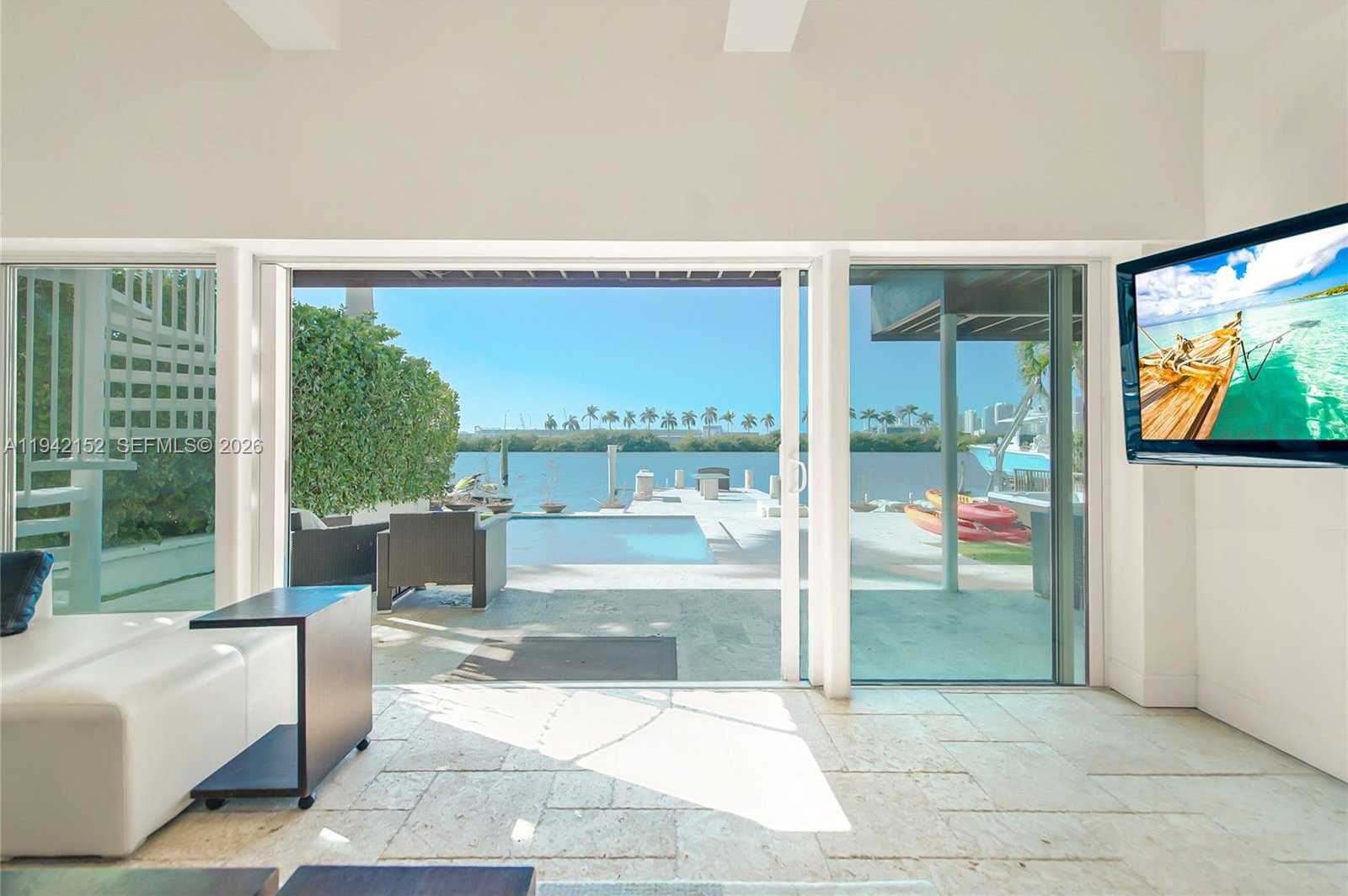 Small Image of 224 SOUTH COCONUT LN, Miami Beach Number 3