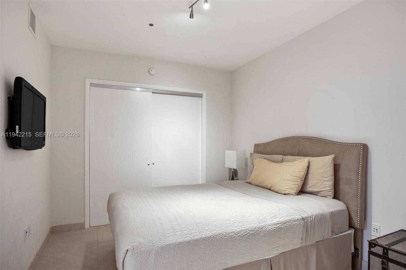 Small Image of 1830 SOUTH OCEAN DR #2110, Hallandale Beach Number 12