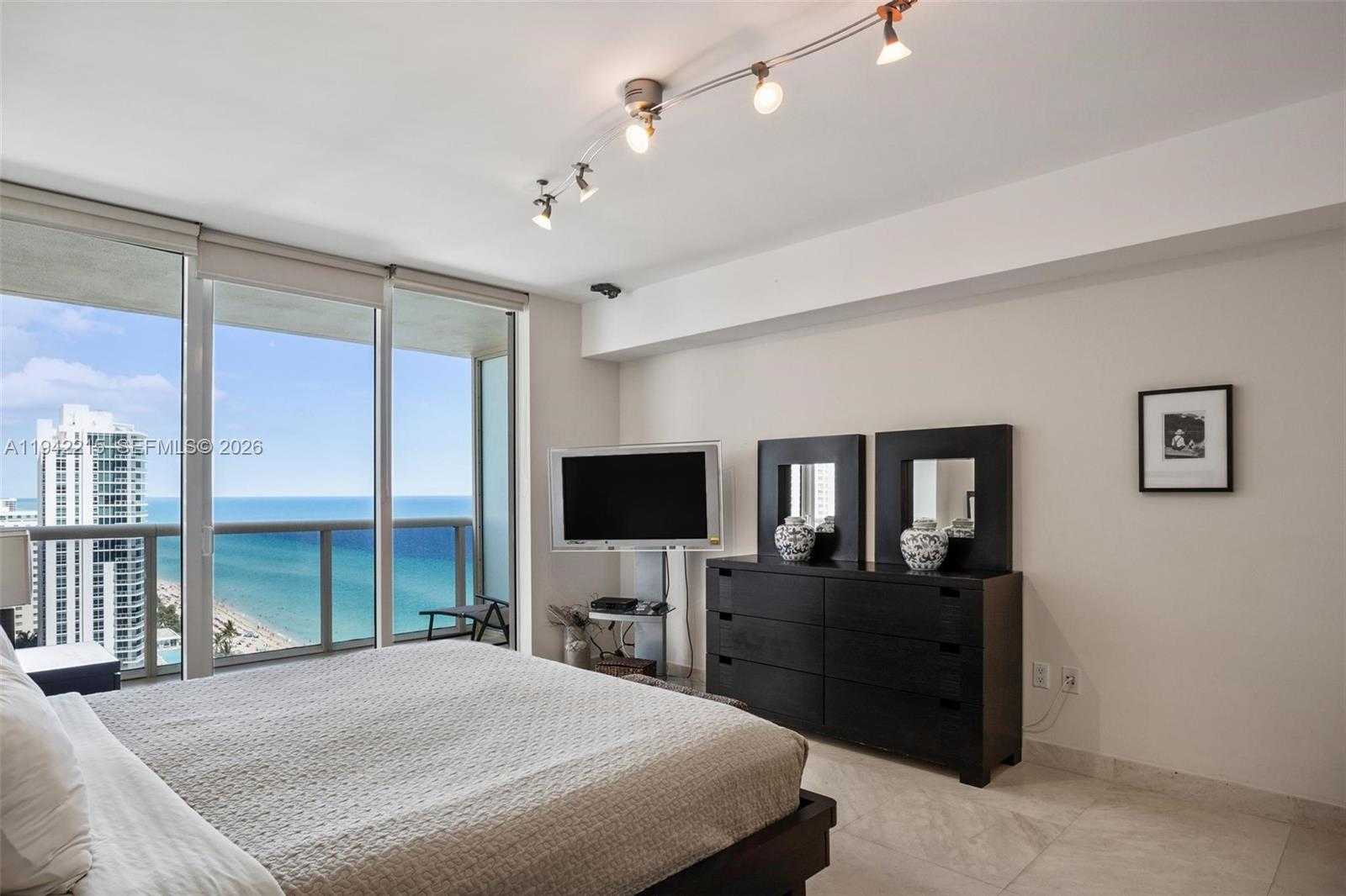 Small Image of 1830 SOUTH OCEAN DR #2110, Hallandale Beach Number 9