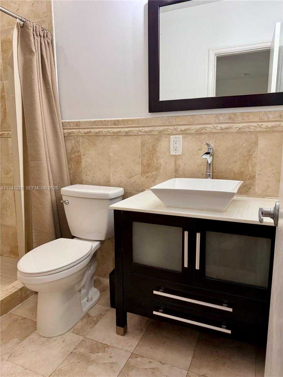 Small Image of 814 CAPRI ST, Coral Gables Number 15