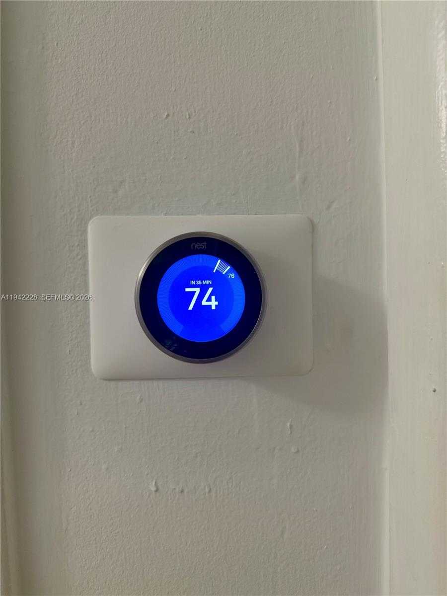 Small Image of 814 CAPRI ST, Coral Gables Number 20