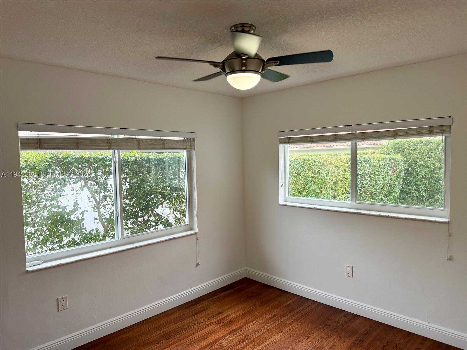 Small Image of 814 CAPRI ST, Coral Gables Number 23