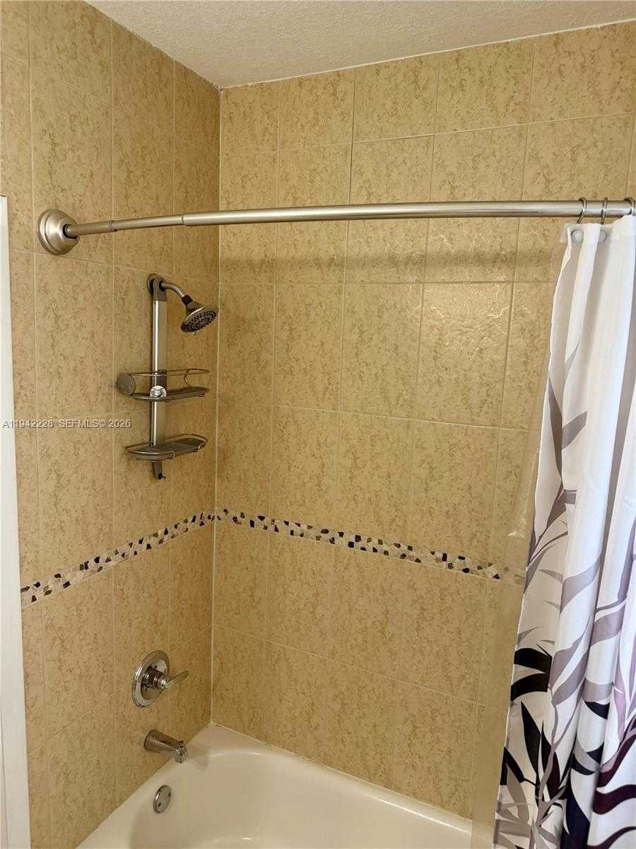 Small Image of 814 CAPRI ST, Coral Gables Number 26