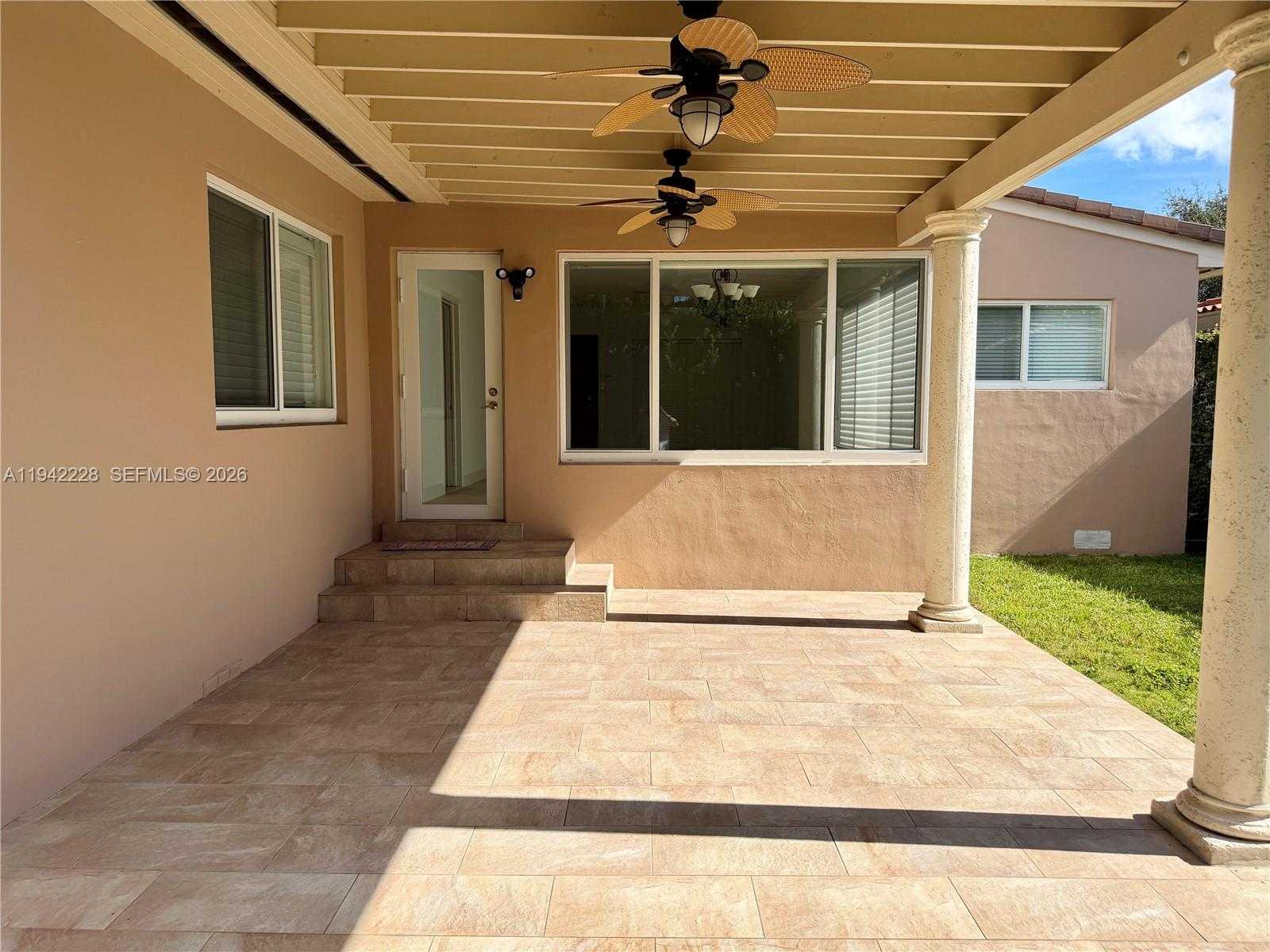 Small Image of 814 CAPRI ST, Coral Gables Number 33