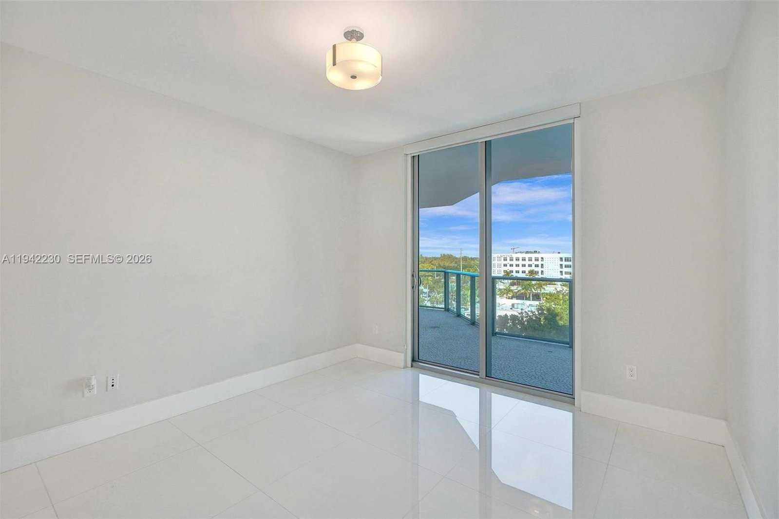 Small Image of 17301 BISCAYNE BLVD #708, North Miami Beach Number 22