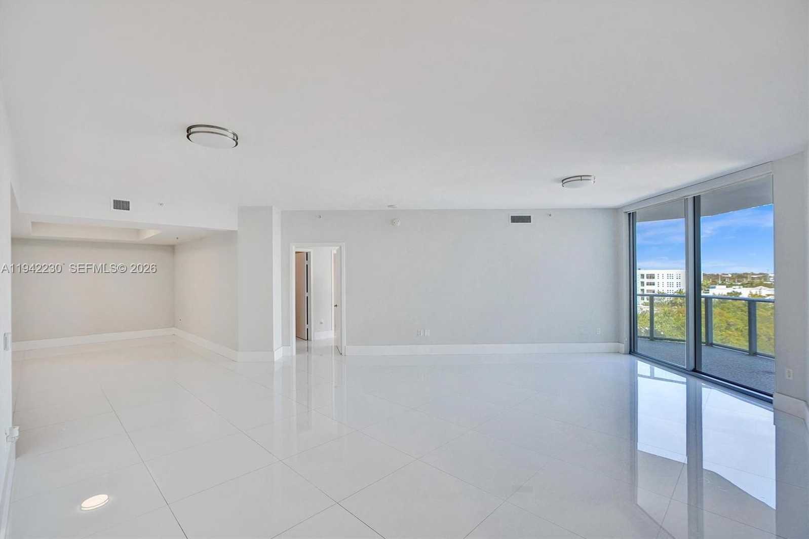 Small Image of 17301 BISCAYNE BLVD #708, North Miami Beach Number 27