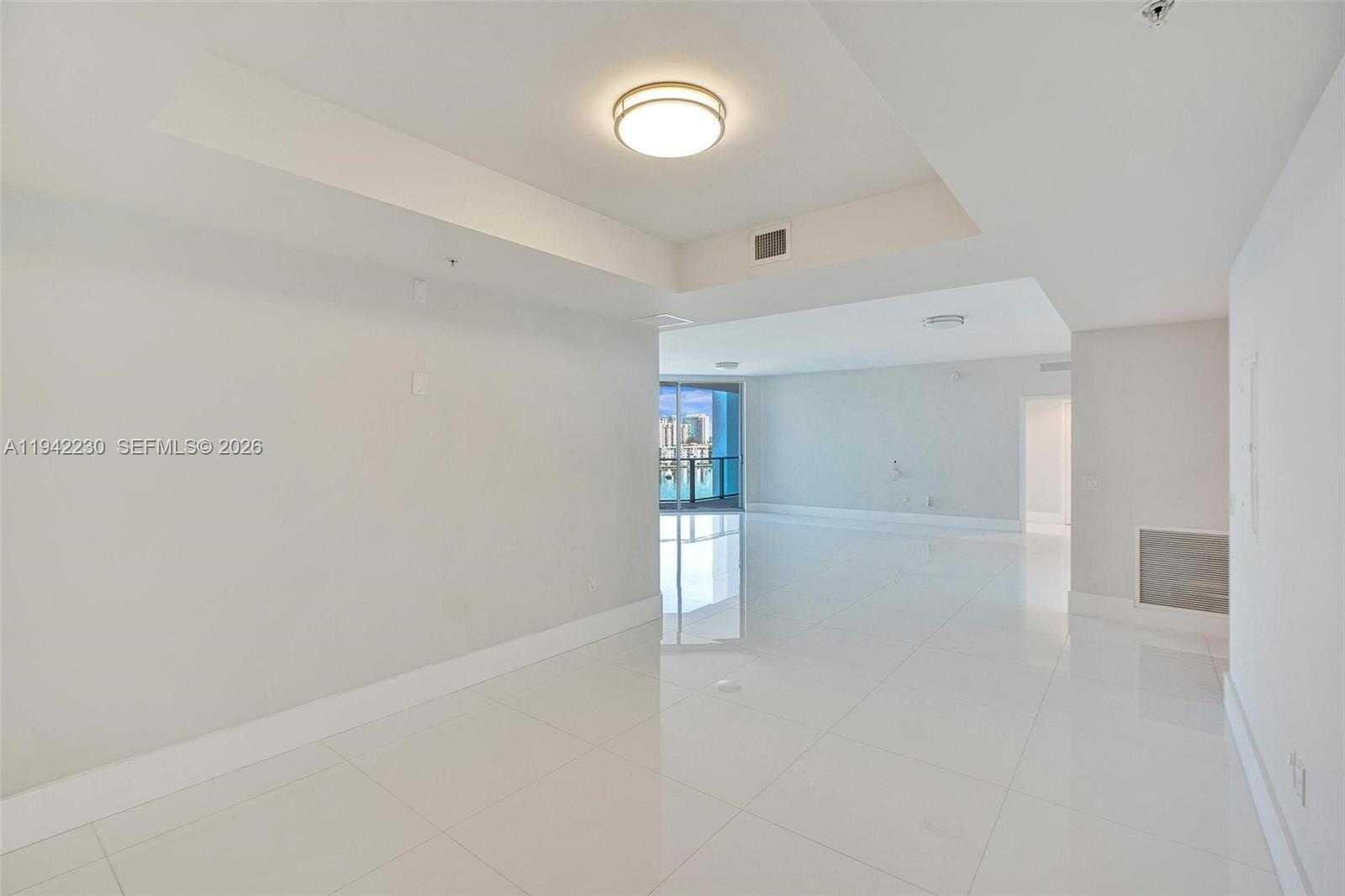 Small Image of 17301 BISCAYNE BLVD #708, North Miami Beach Number 28