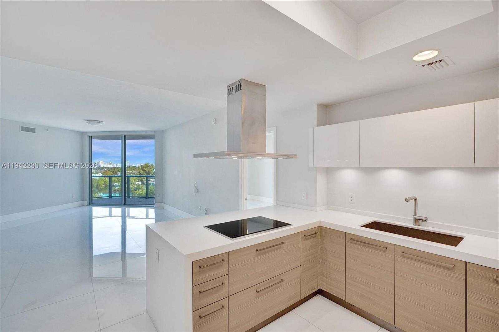 Small Image of 17301 BISCAYNE BLVD #708, North Miami Beach Number 5
