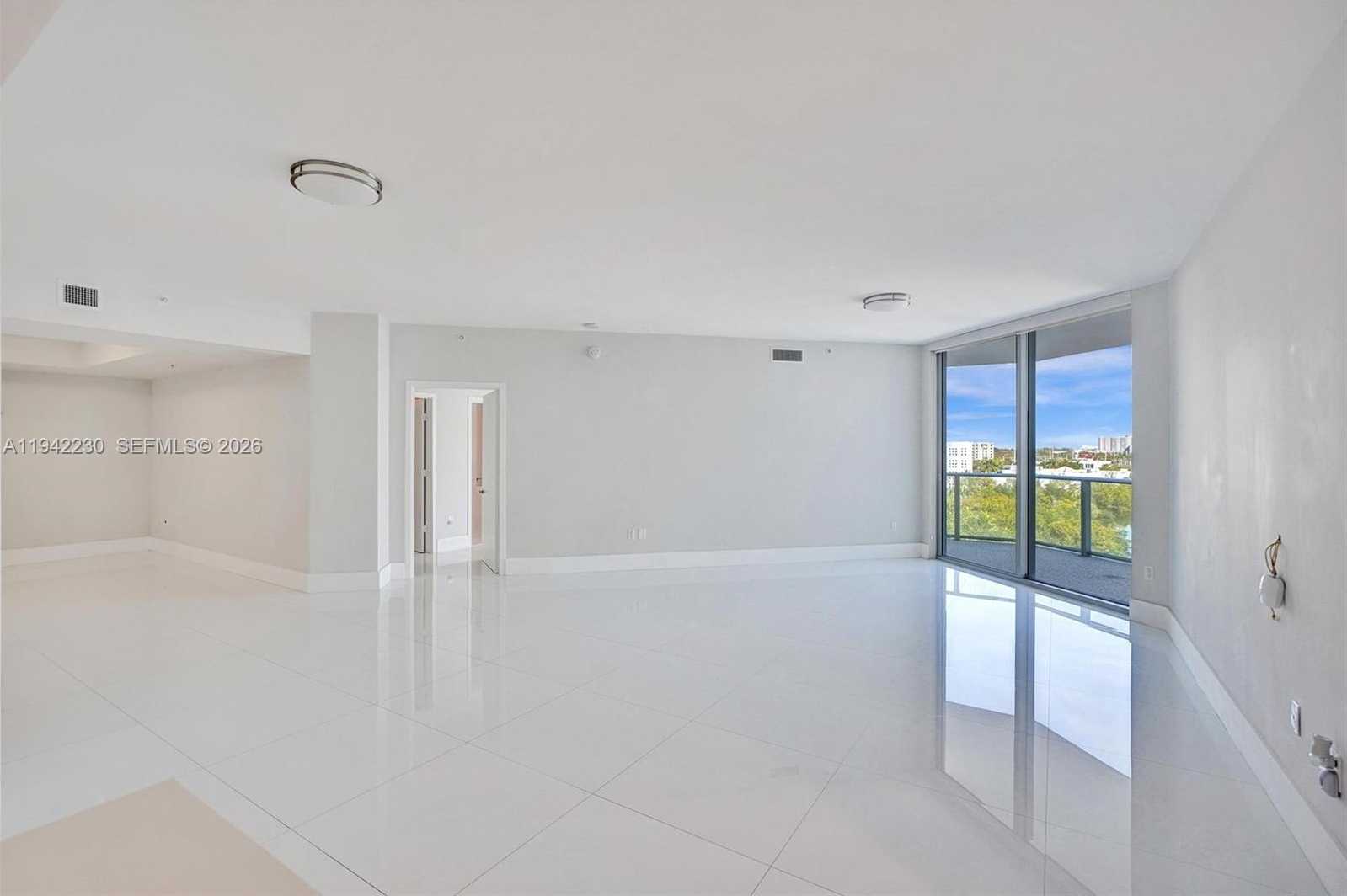 Small Image of 17301 BISCAYNE BLVD #708, North Miami Beach Number 7