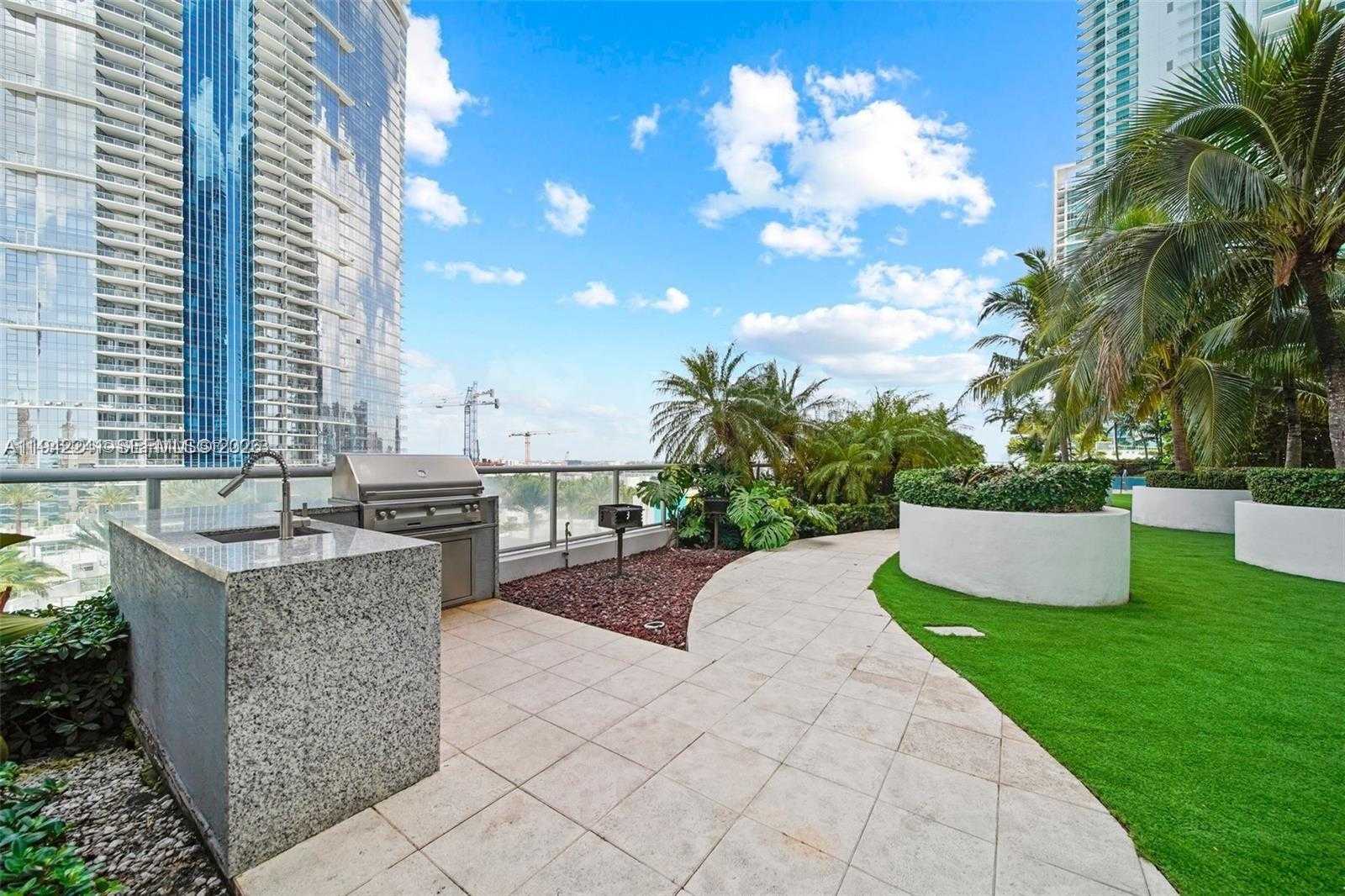 Small Image of 888 BISCAYNE BLVD #3601, Miami Number 13