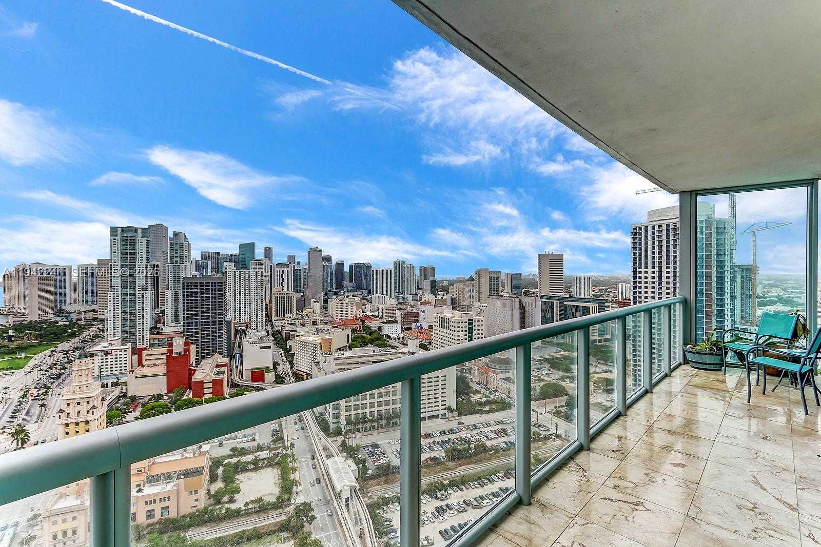 Small Image of 888 BISCAYNE BLVD #3601, Miami Number 2