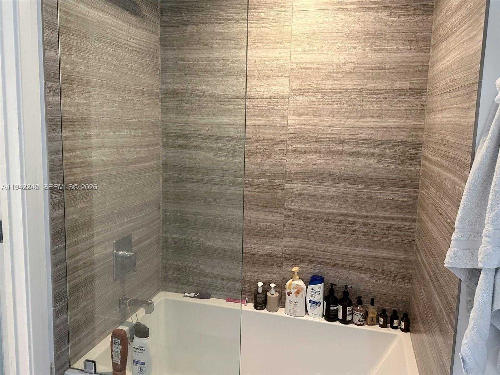 Small Image of 1010 BRICKELL AVE #3807, Miami Number 11