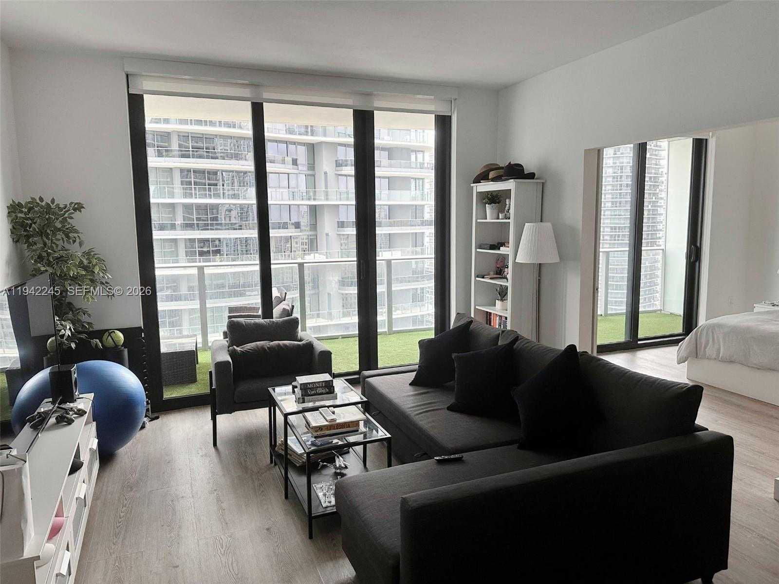 Small Image of 1010 BRICKELL AVE #3807, Miami Number 3