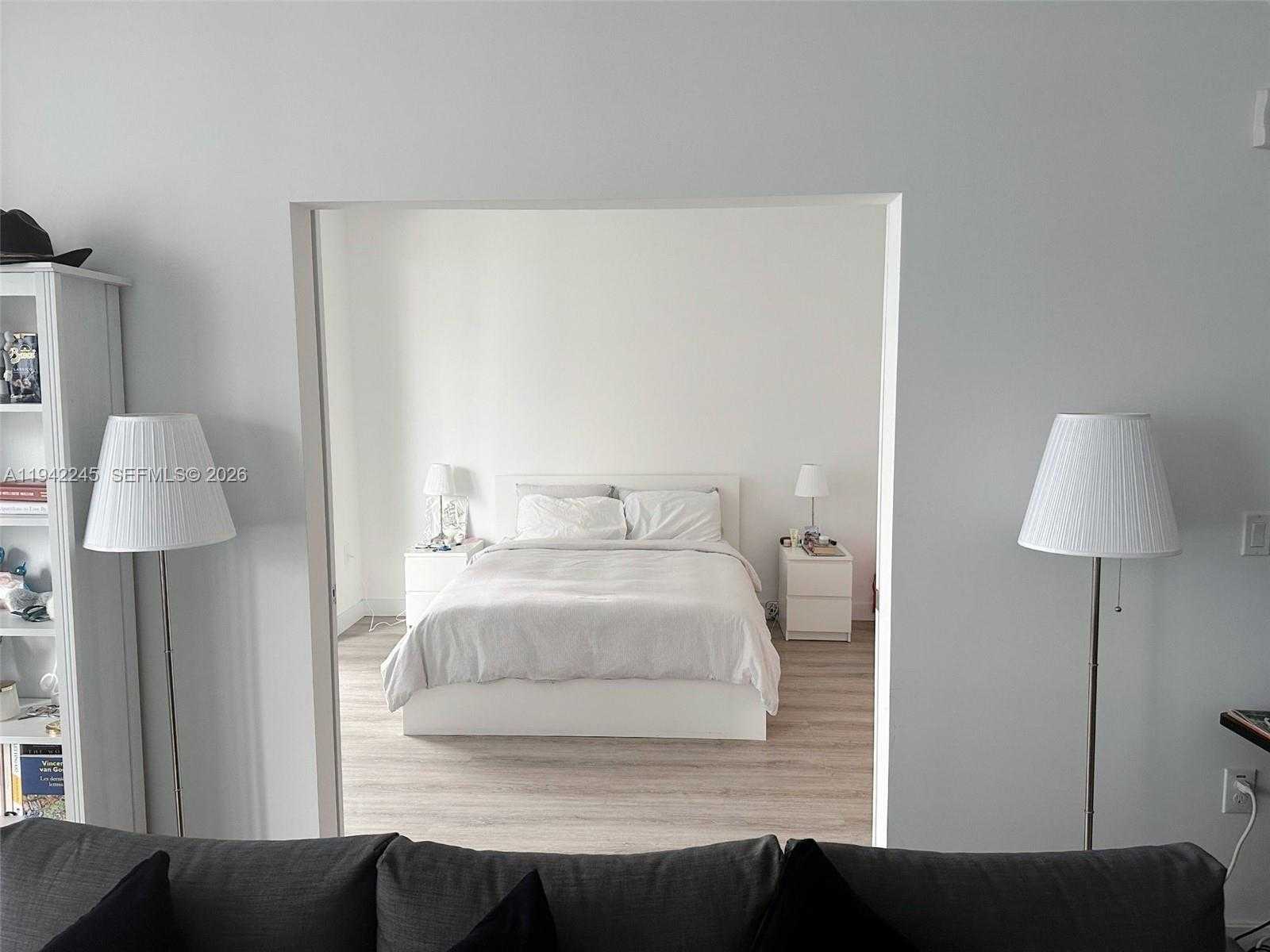 Small Image of 1010 BRICKELL AVE #3807, Miami Number 4