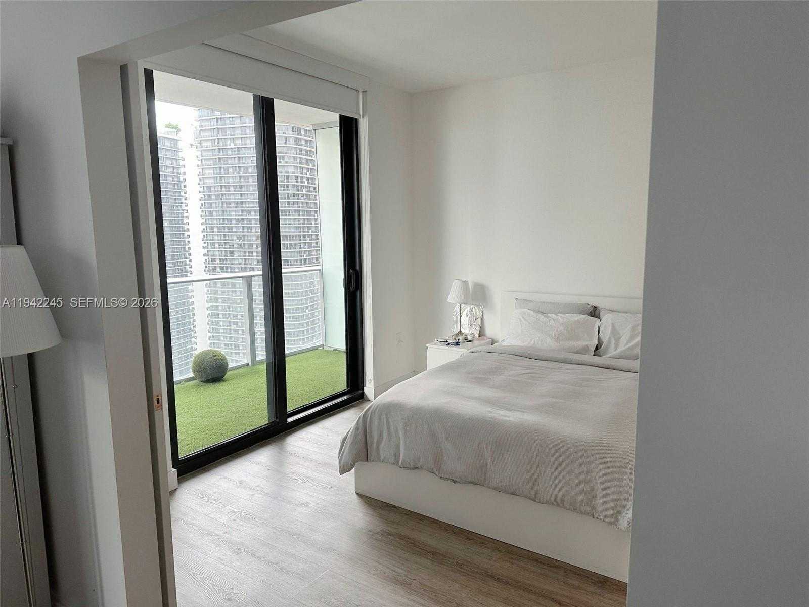 Small Image of 1010 BRICKELL AVE #3807, Miami Number 5
