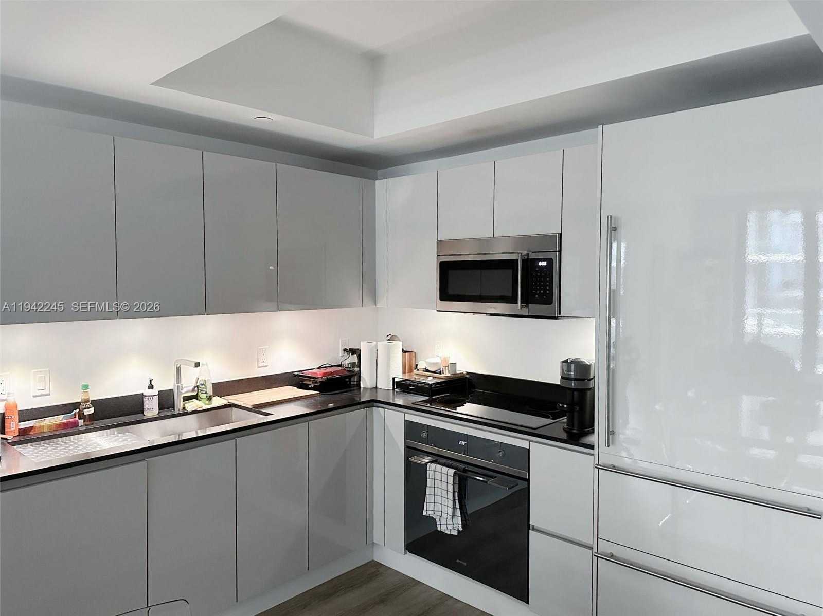 Small Image of 1010 BRICKELL AVE #3807, Miami Number 7