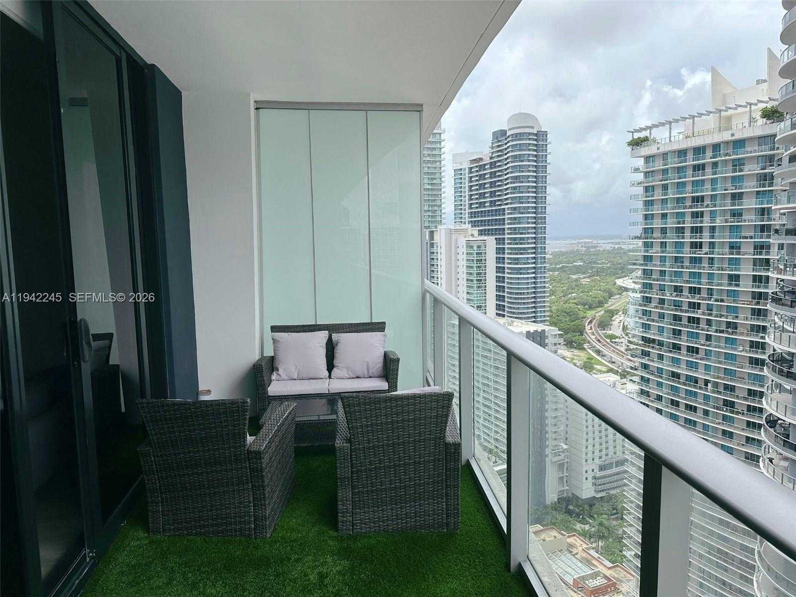 Small Image of 1010 BRICKELL AVE #3807, Miami Number 8