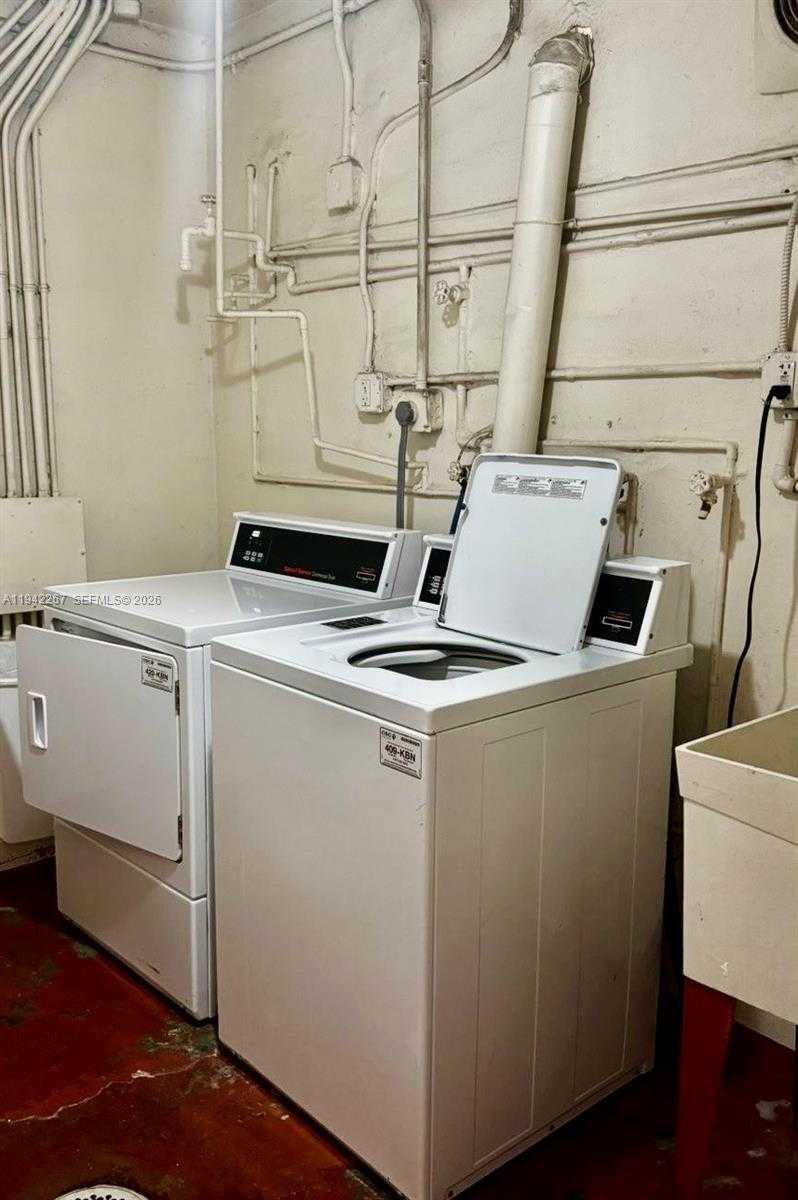 Small Image of 2903 POINT EAST DR #K610, Aventura Number 12