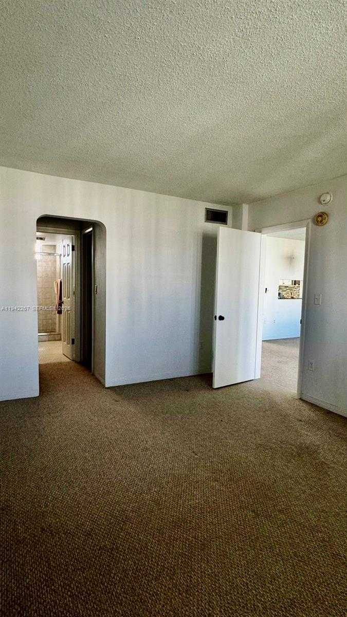 Small Image of 2903 POINT EAST DR #K610, Aventura Number 6