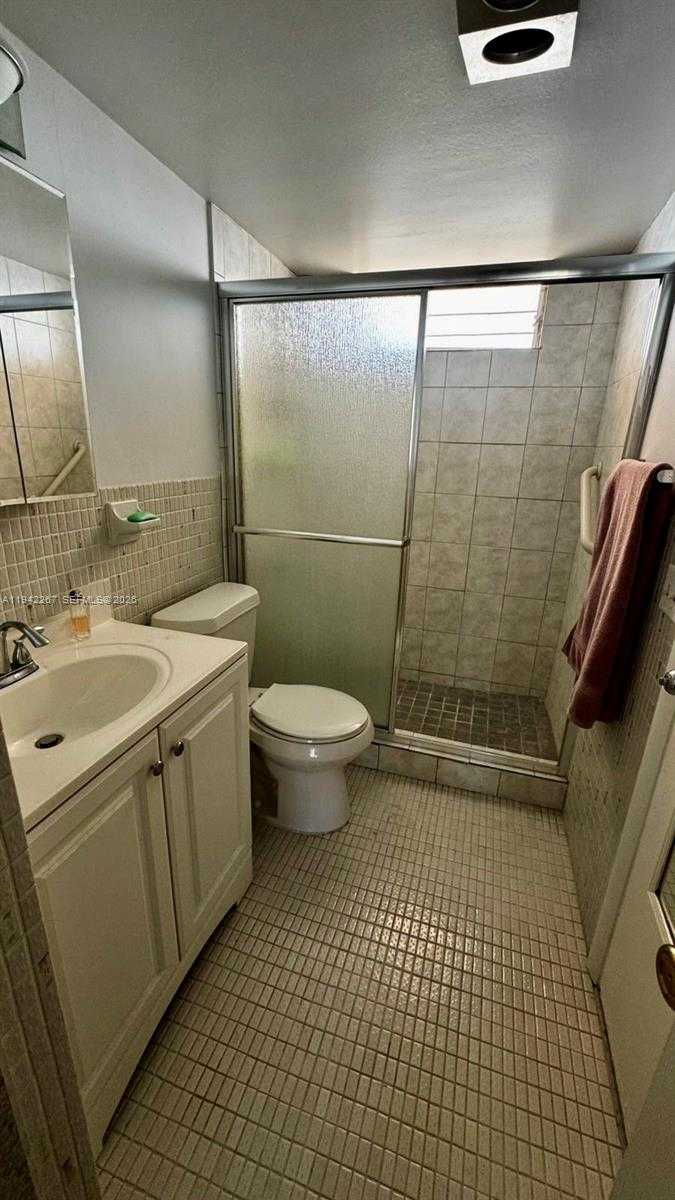 Small Image of 2903 POINT EAST DR #K610, Aventura Number 7