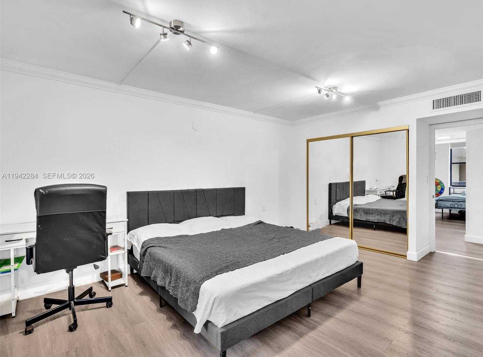 Small Image of 20381 NORTH EAST 30TH AVE #208-7, Aventura Number 32