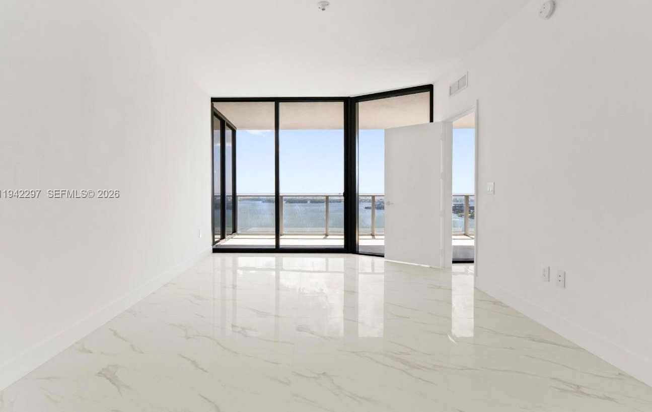 Small Image of 700 NORTH EAST 24 #4907, Miami Number 18