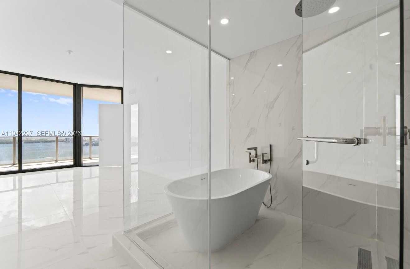 Small Image of 700 NORTH EAST 24 #4907, Miami Number 22