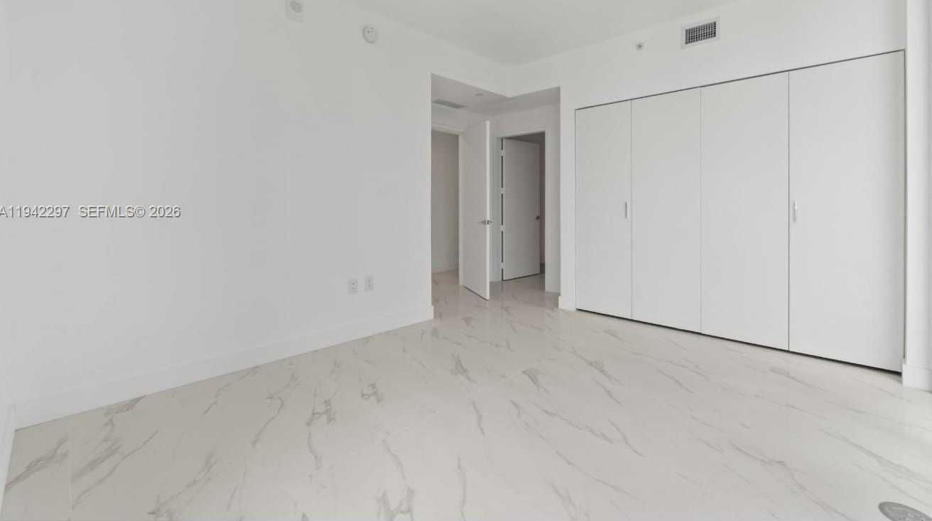 Small Image of 700 NORTH EAST 24 #4907, Miami Number 27