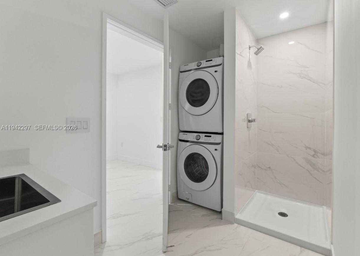 Small Image of 700 NORTH EAST 24 #4907, Miami Number 36