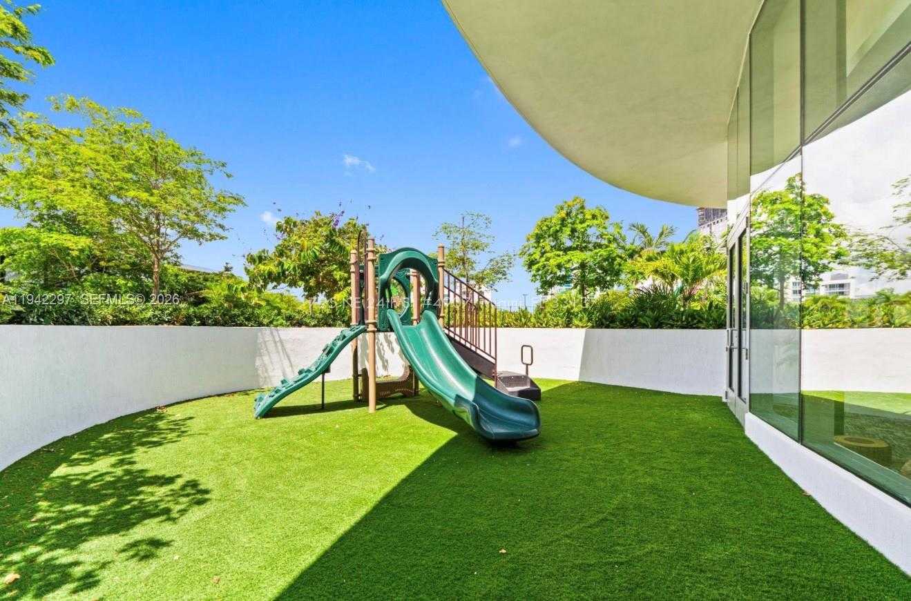 Small Image of 700 NORTH EAST 24 #4907, Miami Number 38