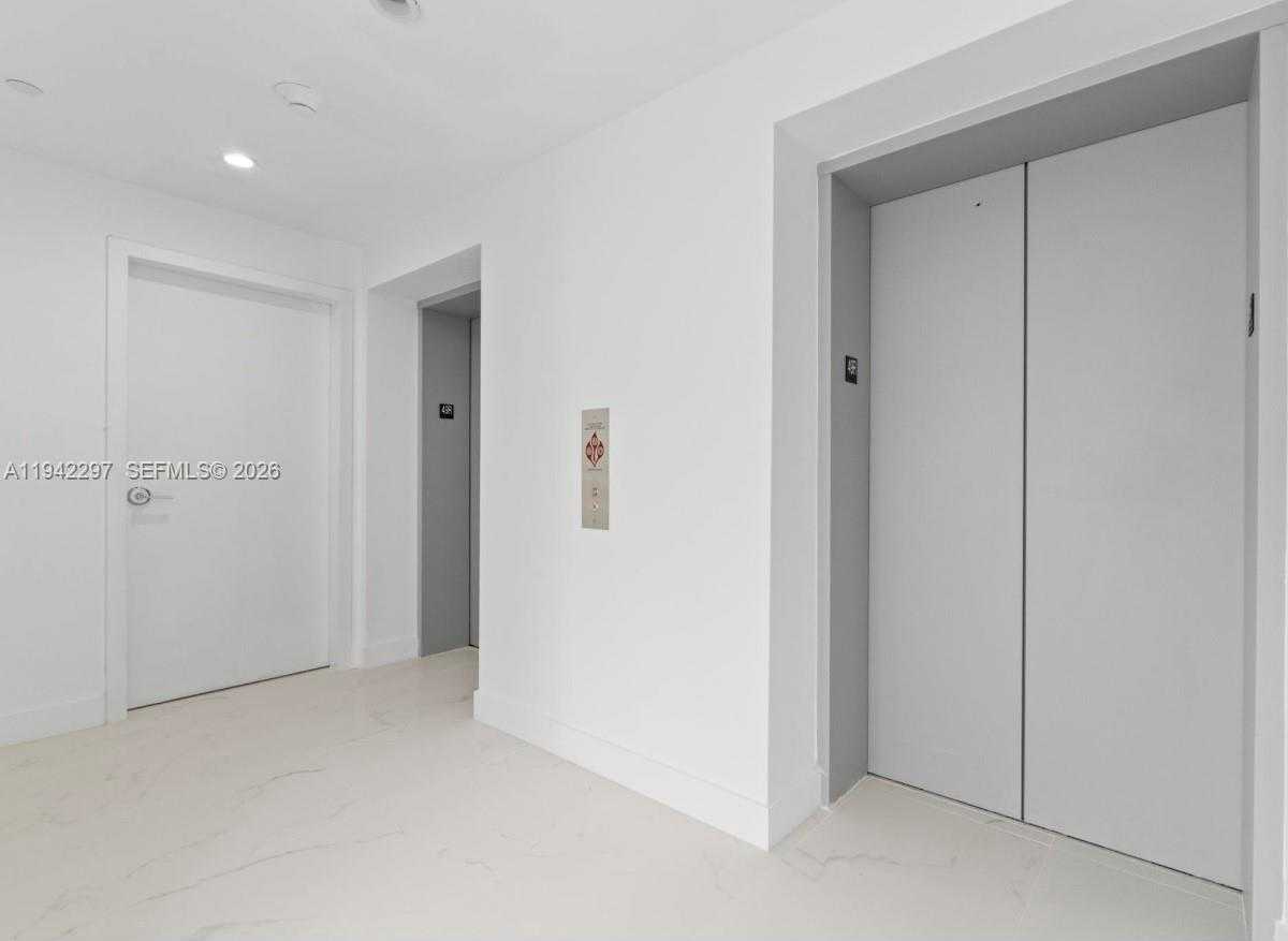 Small Image of 700 NORTH EAST 24 #4907, Miami Number 7