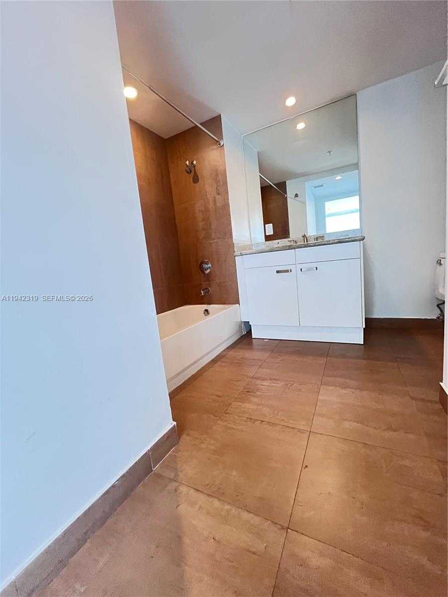 Small Image of 7744 COLLINS AVE #17, Miami Beach Number 11