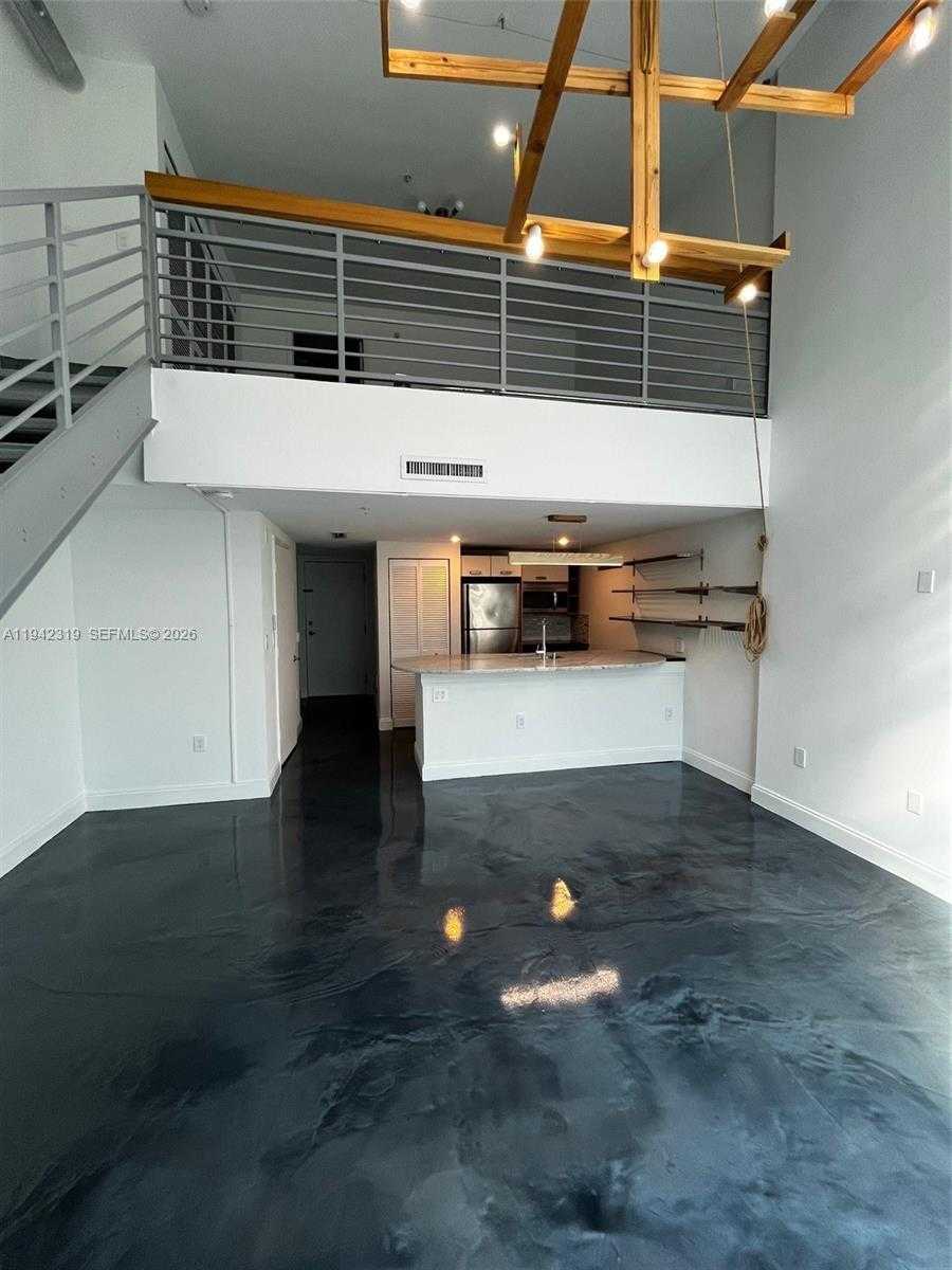 Small Image of 7744 COLLINS AVE #17, Miami Beach Number 2