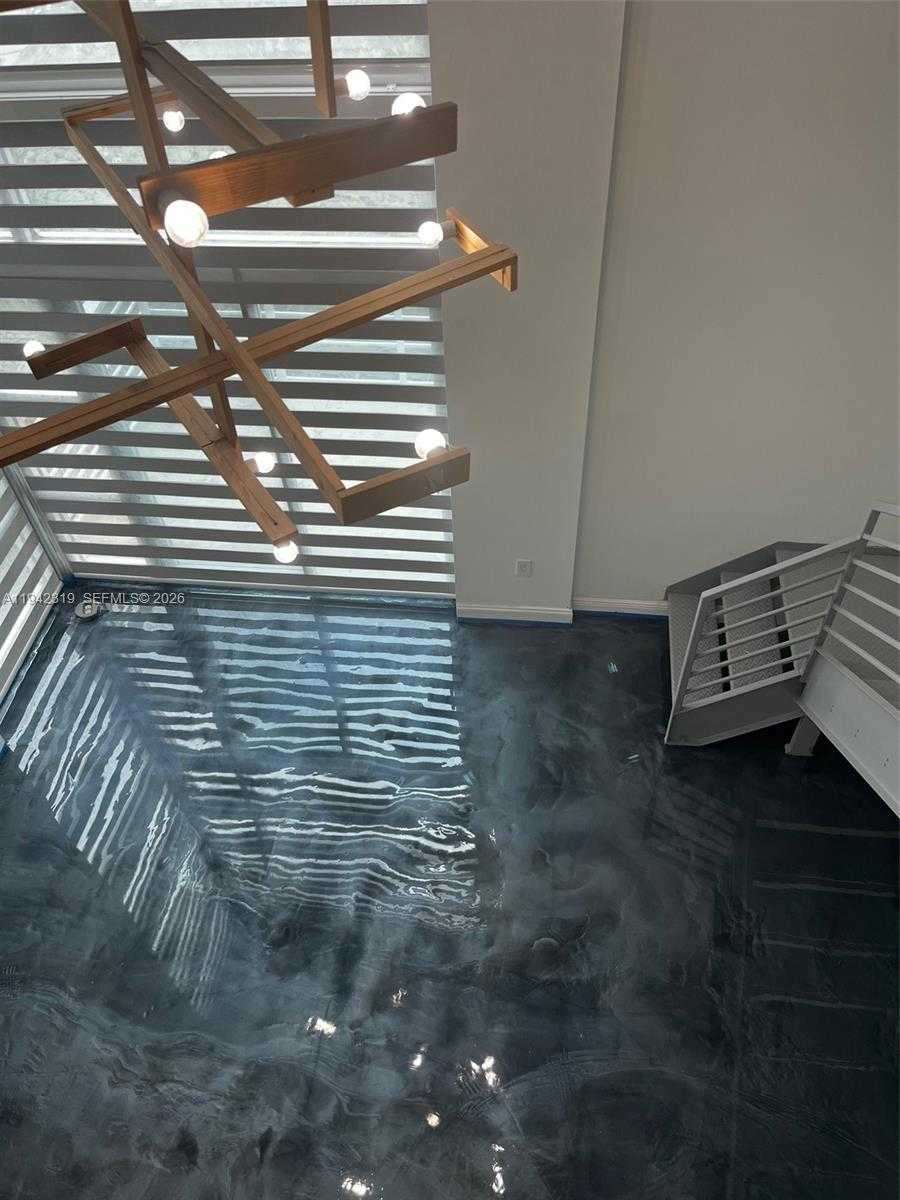 Small Image of 7744 COLLINS AVE #17, Miami Beach Number 3