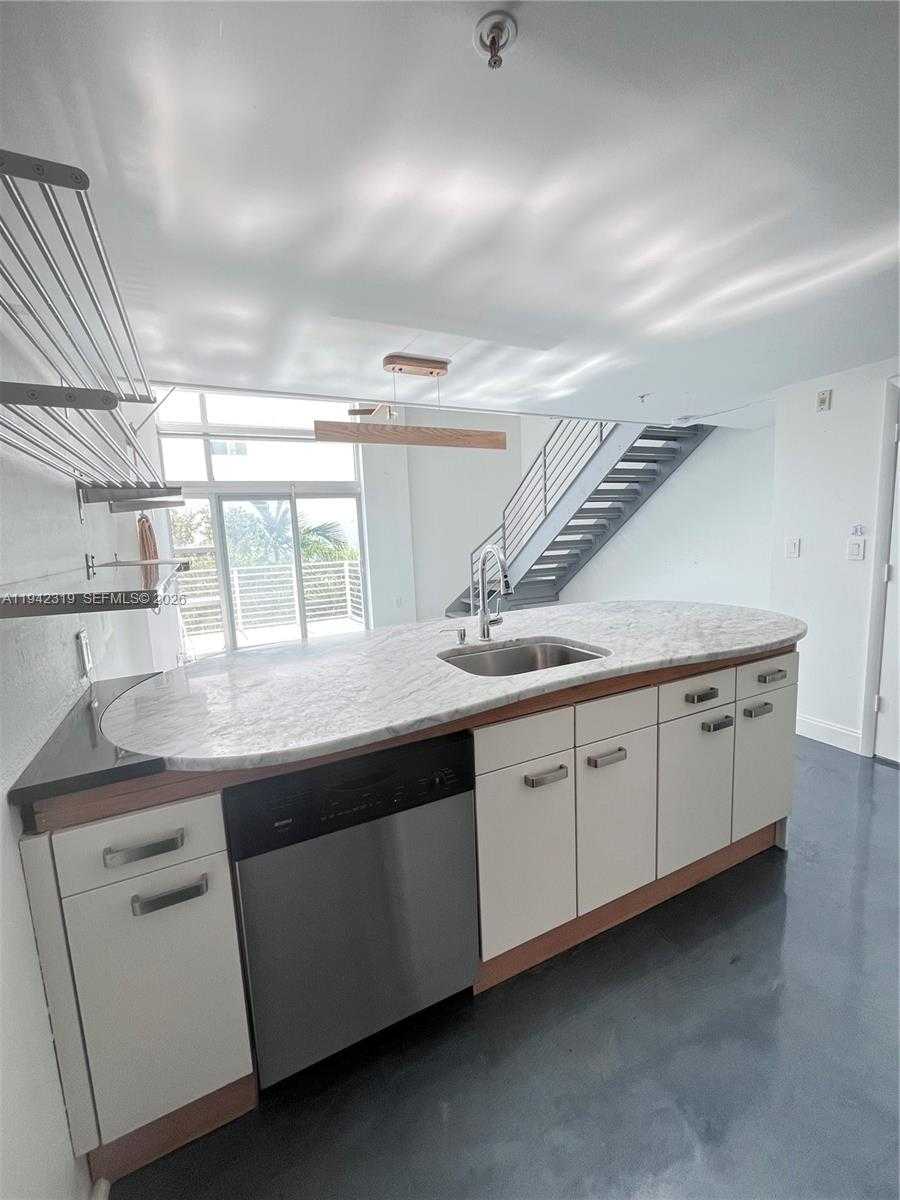 Small Image of 7744 COLLINS AVE #17, Miami Beach Number 9