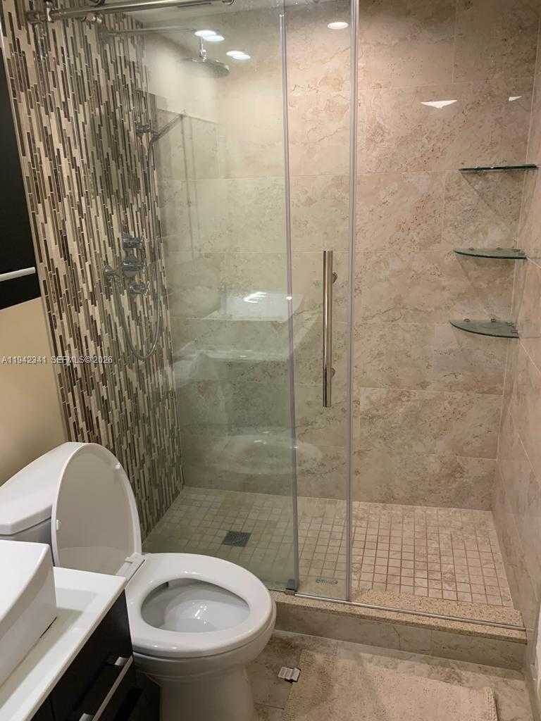 Small Image of 3180 SOUTH OCEAN DR #1712, Hallandale Beach Number 11