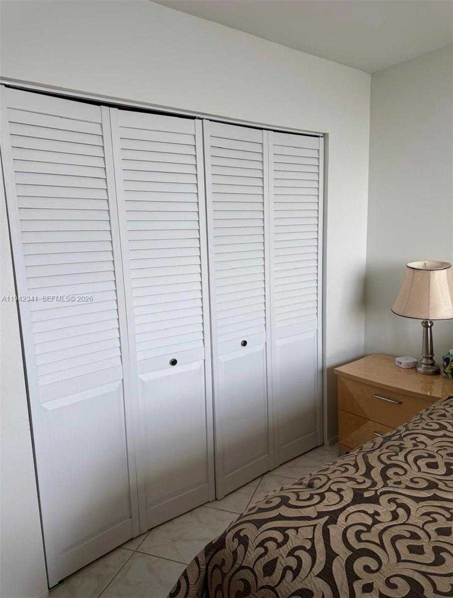 Small Image of 3180 SOUTH OCEAN DR #1712, Hallandale Beach Number 3