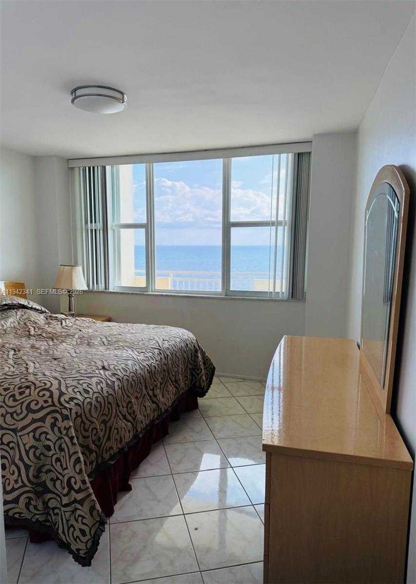 Small Image of 3180 SOUTH OCEAN DR #1712, Hallandale Beach Number 4