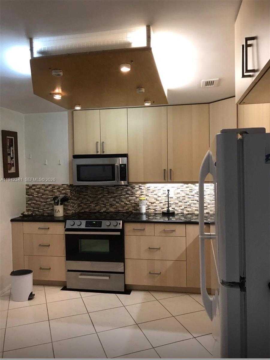 Small Image of 3180 SOUTH OCEAN DR #1712, Hallandale Beach Number 8