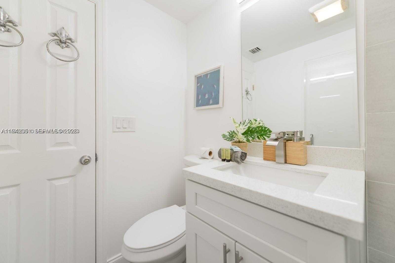 Small Image of 2500 CAT CAY LN, Fort Lauderdale Number 23