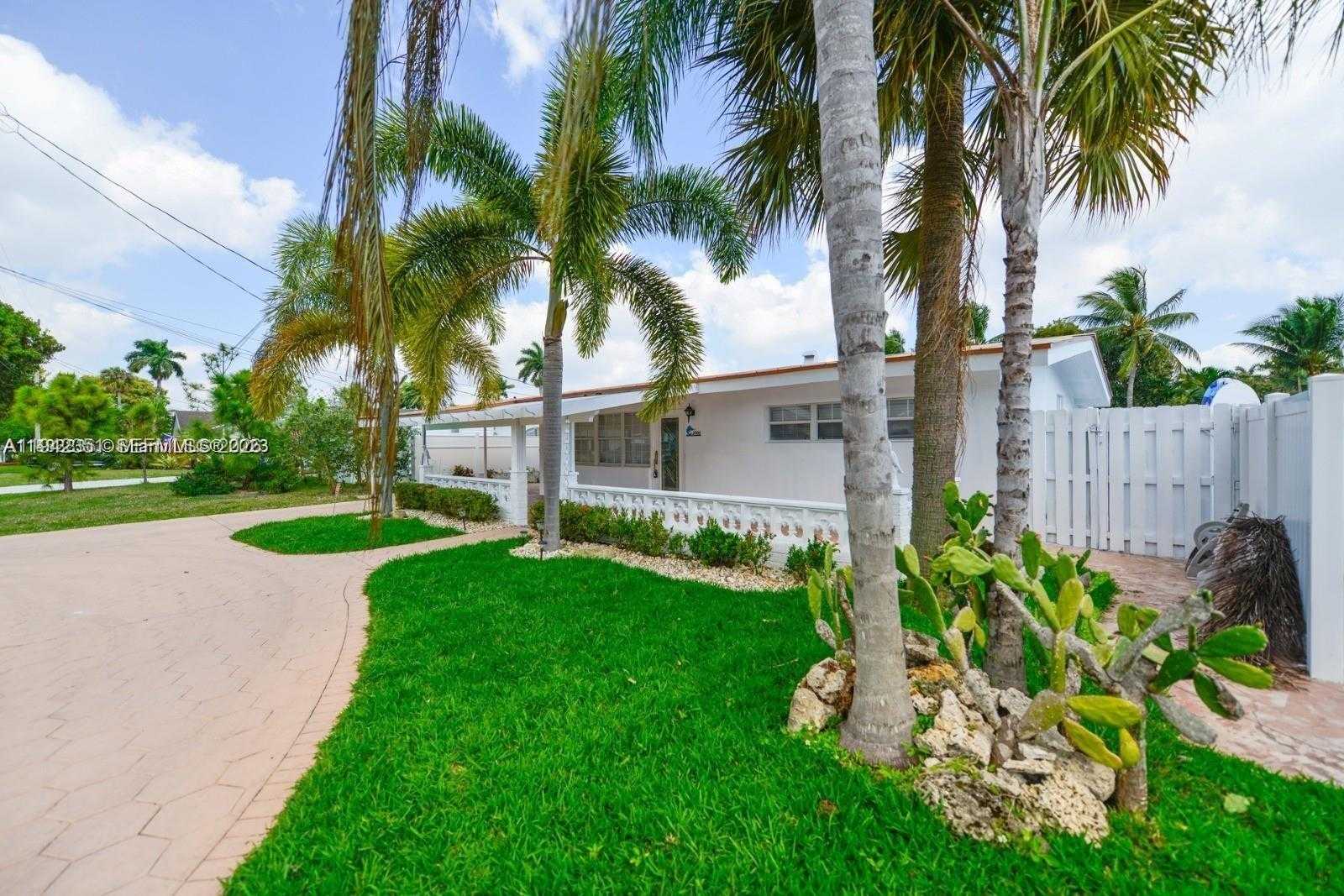 Small Image of 2500 CAT CAY LN, Fort Lauderdale Number 3