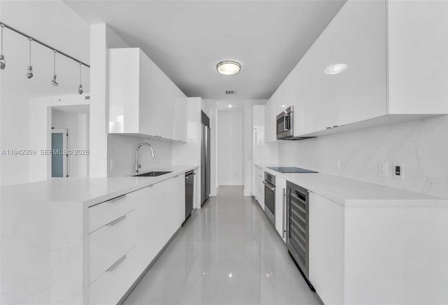 Small Image of 901 BRICKELL KEY BLVD #3206, Miami Number 10