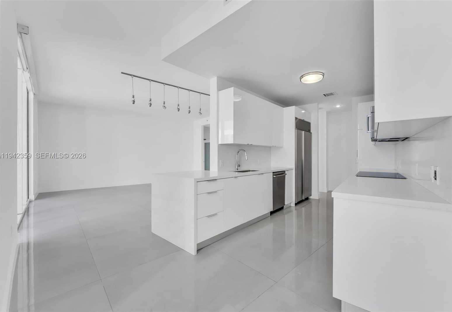 Small Image of 901 BRICKELL KEY BLVD #3206, Miami Number 11