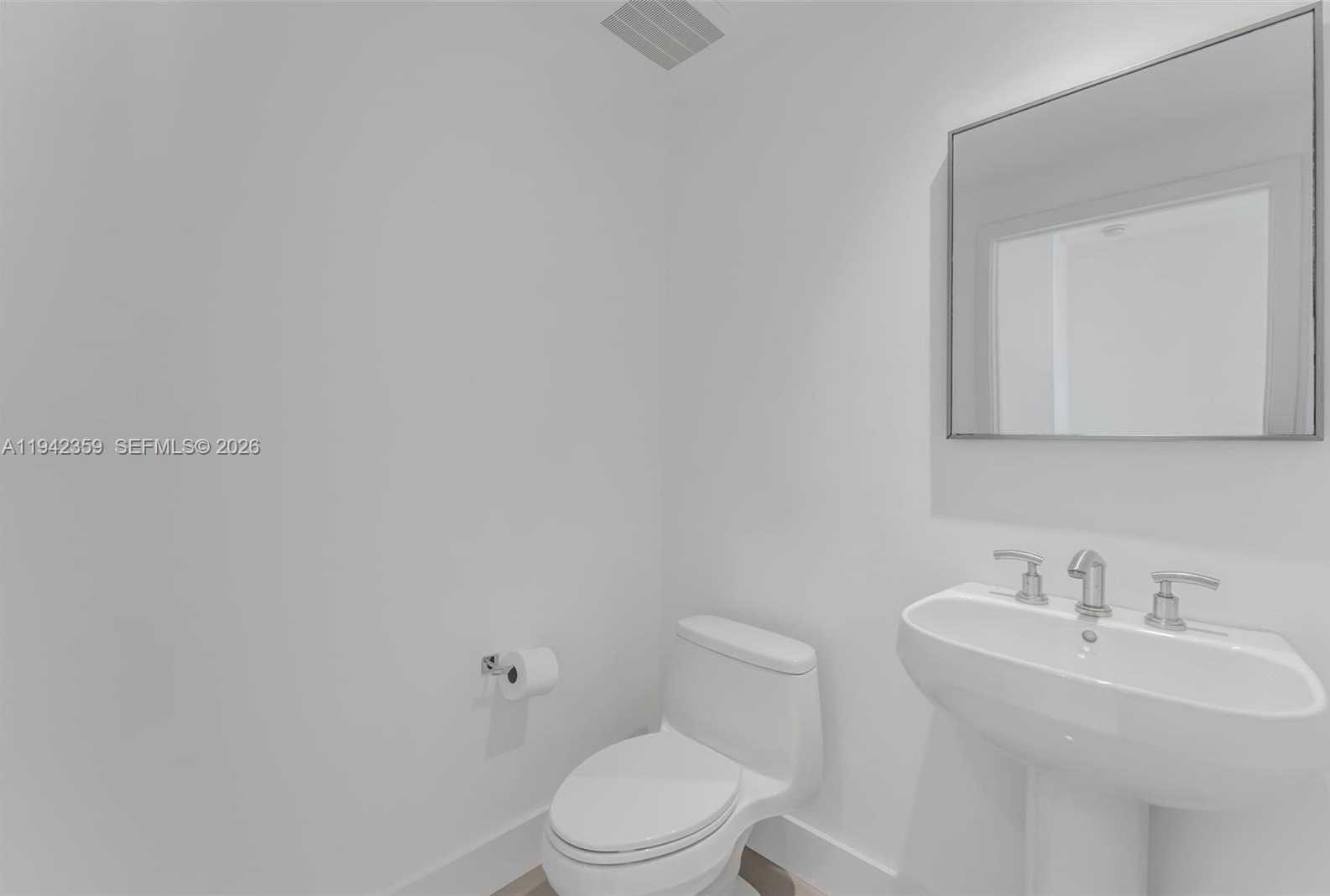 Small Image of 901 BRICKELL KEY BLVD #3206, Miami Number 31