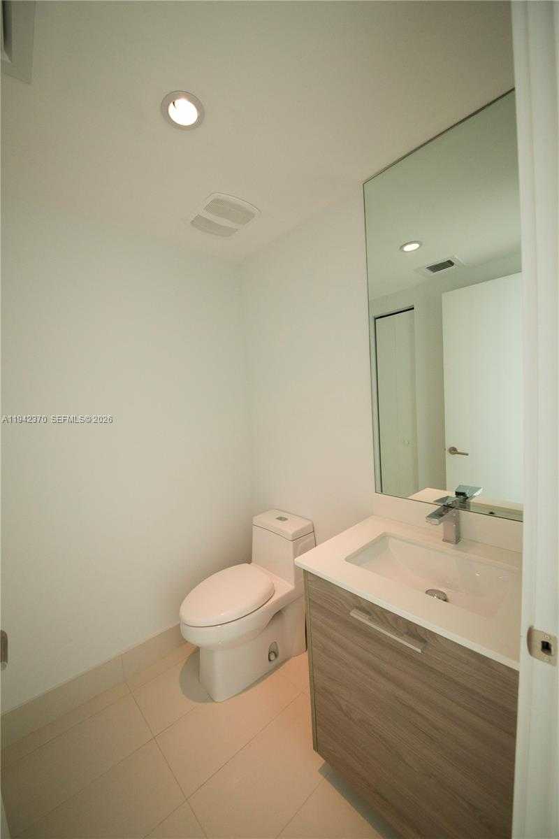 Small Image of 1300 SOUTH MIAMI AVE #4706, Miami Number 19
