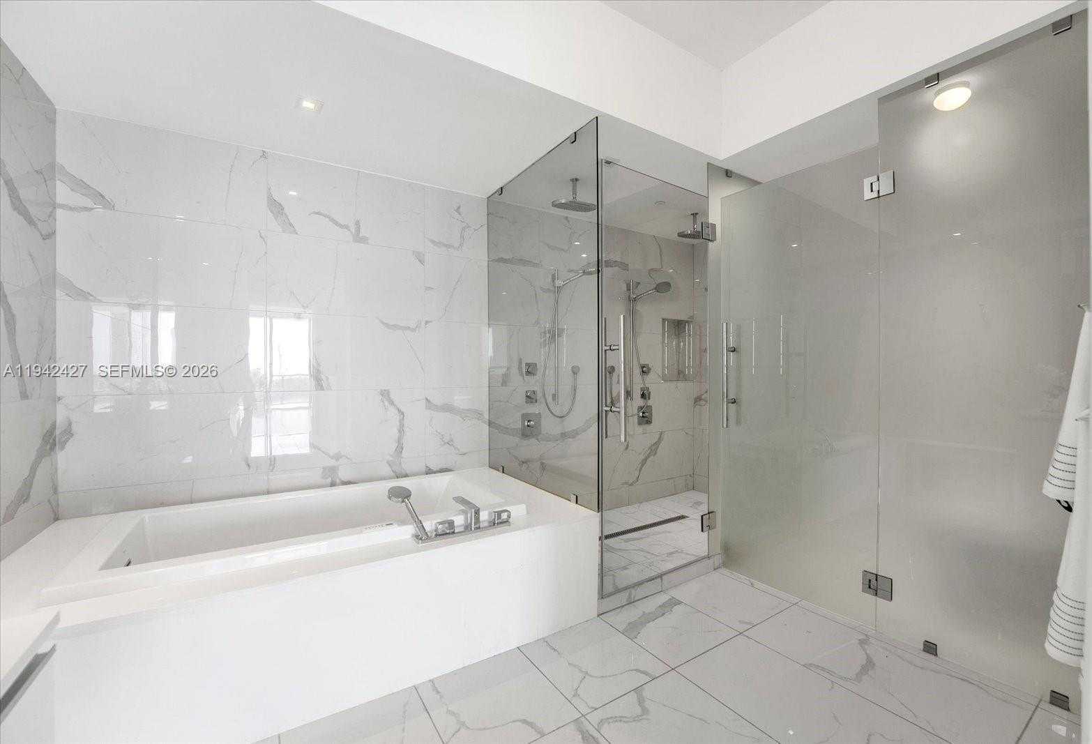 Small Image of 5500 EAST ISLAND ESTATES DR #704, Aventura Number 15